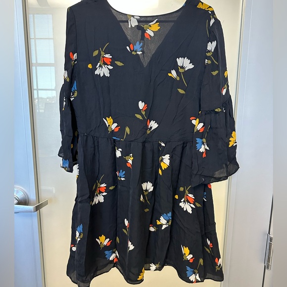 Joie Avari Silk Boho Baby Doll Dress (or Mini Dress) black floral size Large - Picture 4 of 5